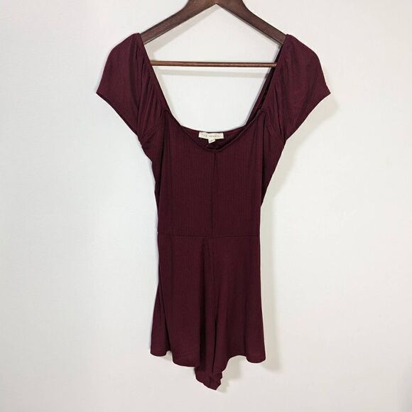 NWT LA Hearts Pacsun Maroon Ribbed Shortsleeve Romper - Picture 1 of 9